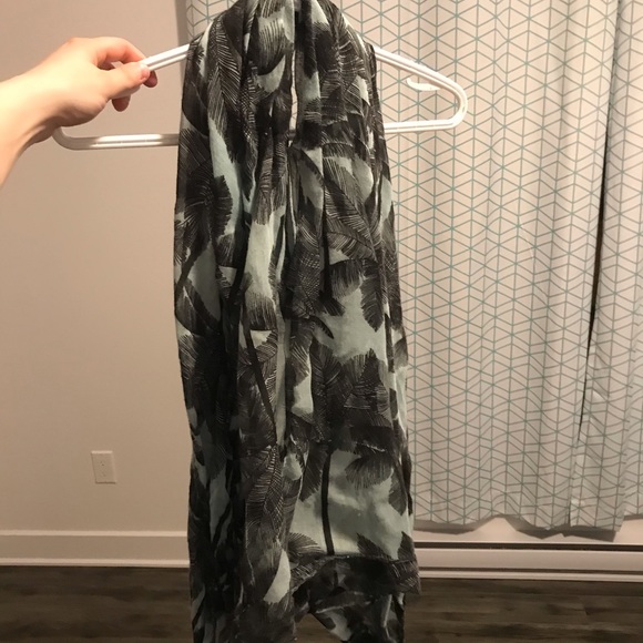 Foulards - Picture 4 of 8